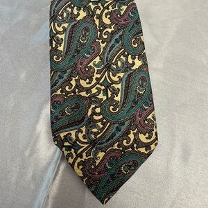 Briar Vintage Men’s Multicolor Paisley Neck Tie